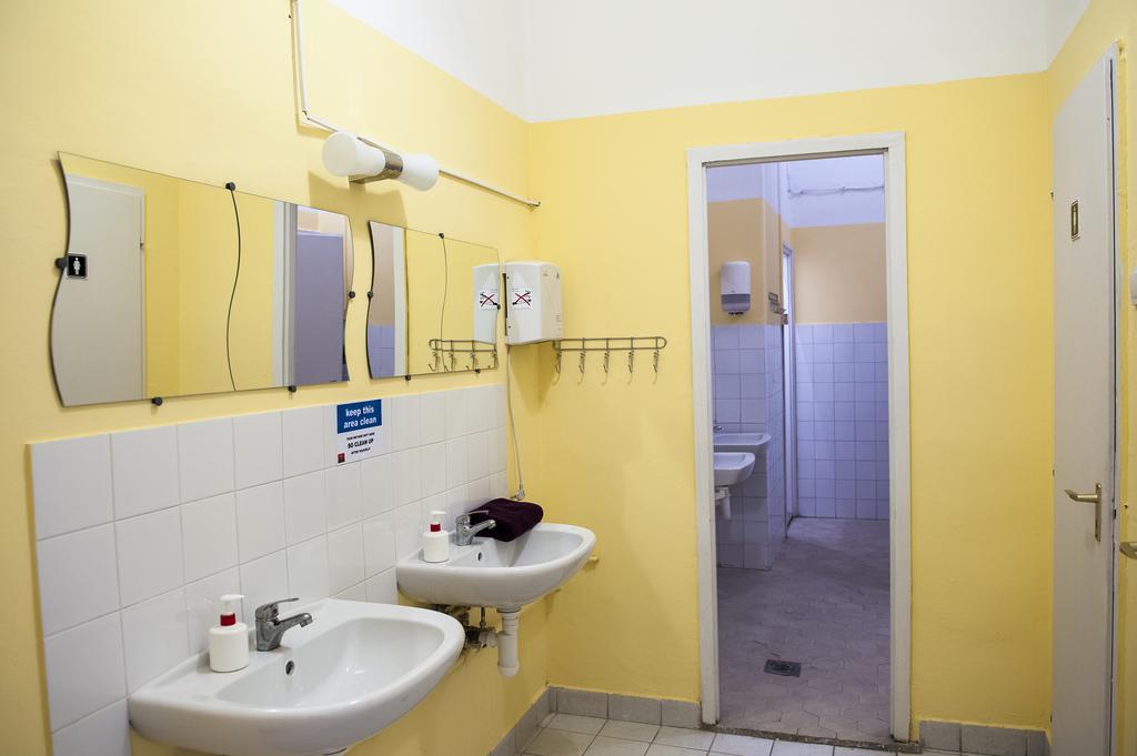 Westend Hostel Boedapest Buitenkant foto